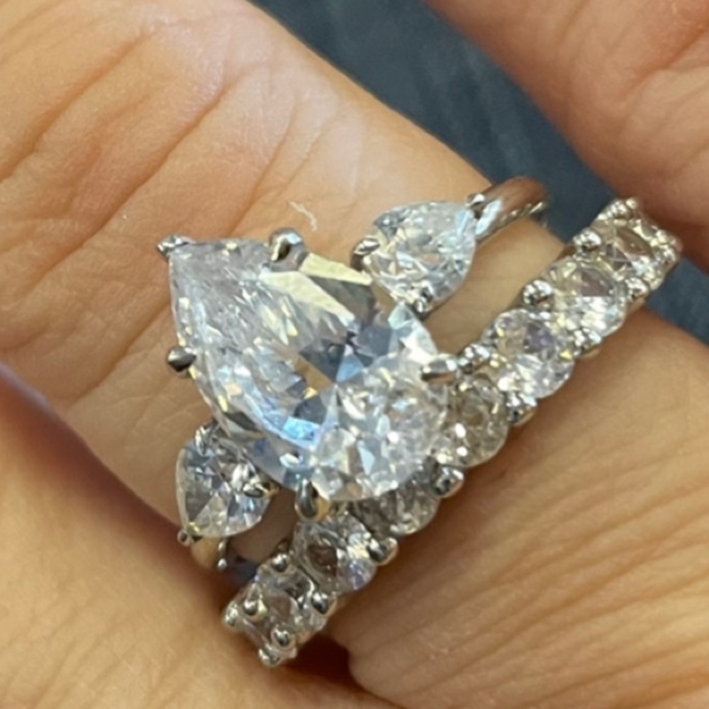 Beautiful 3ct moissanite pear shaped 10k size 8 1/4 bridal ring wedding ring